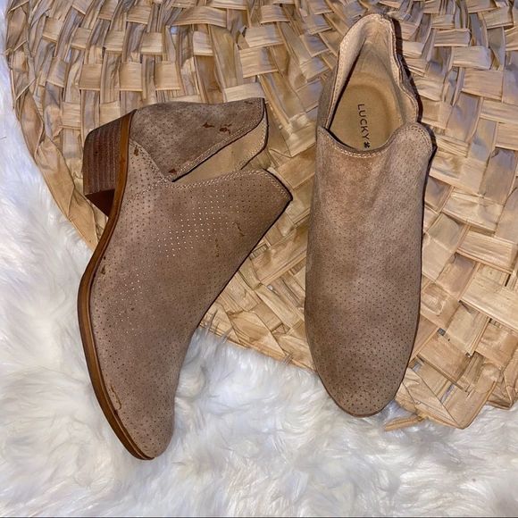 Lucky Brand perforated ankle bootie 8.5 - Picture 1 of 7